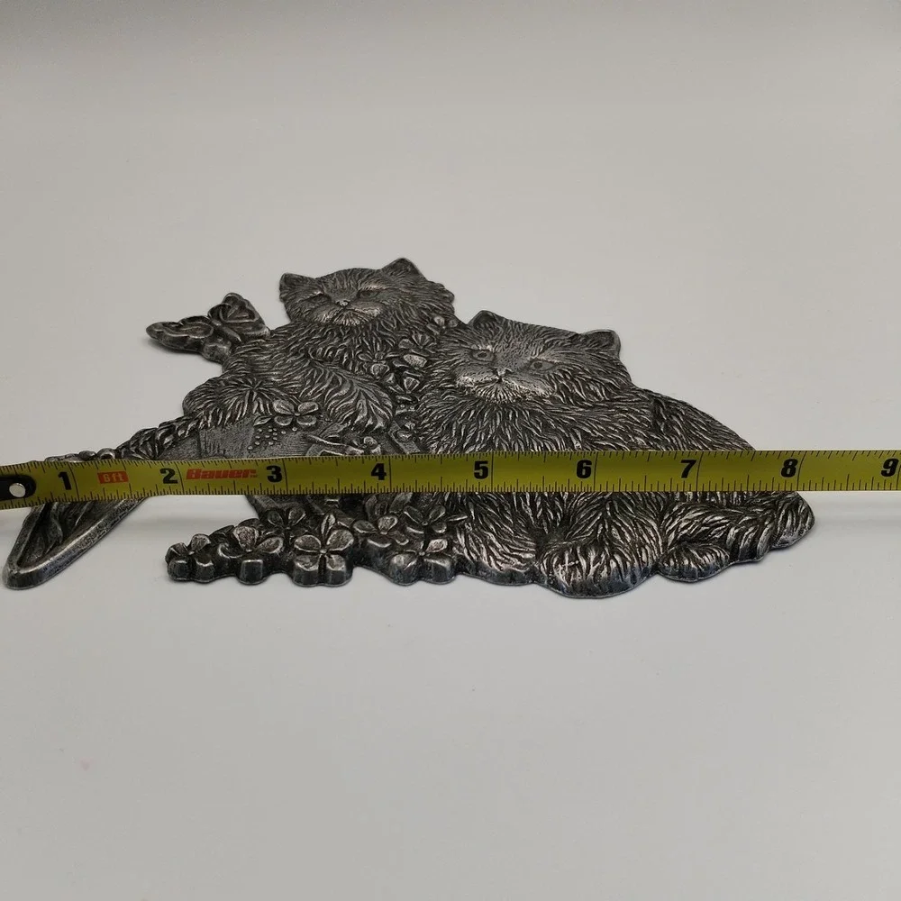 VTG Carson Pewter Cat Wall Plaque Two Longhair Cats Butterfly Garden Wheelbarrow